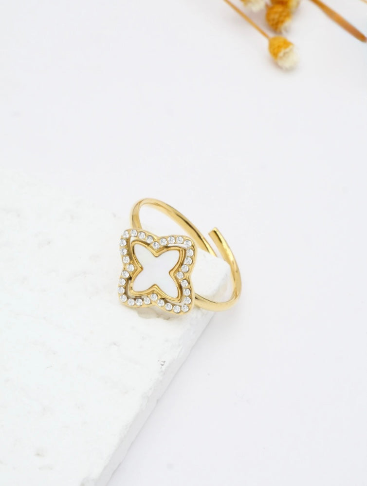 bague papillon acier inoxydable blanc détail bijou

