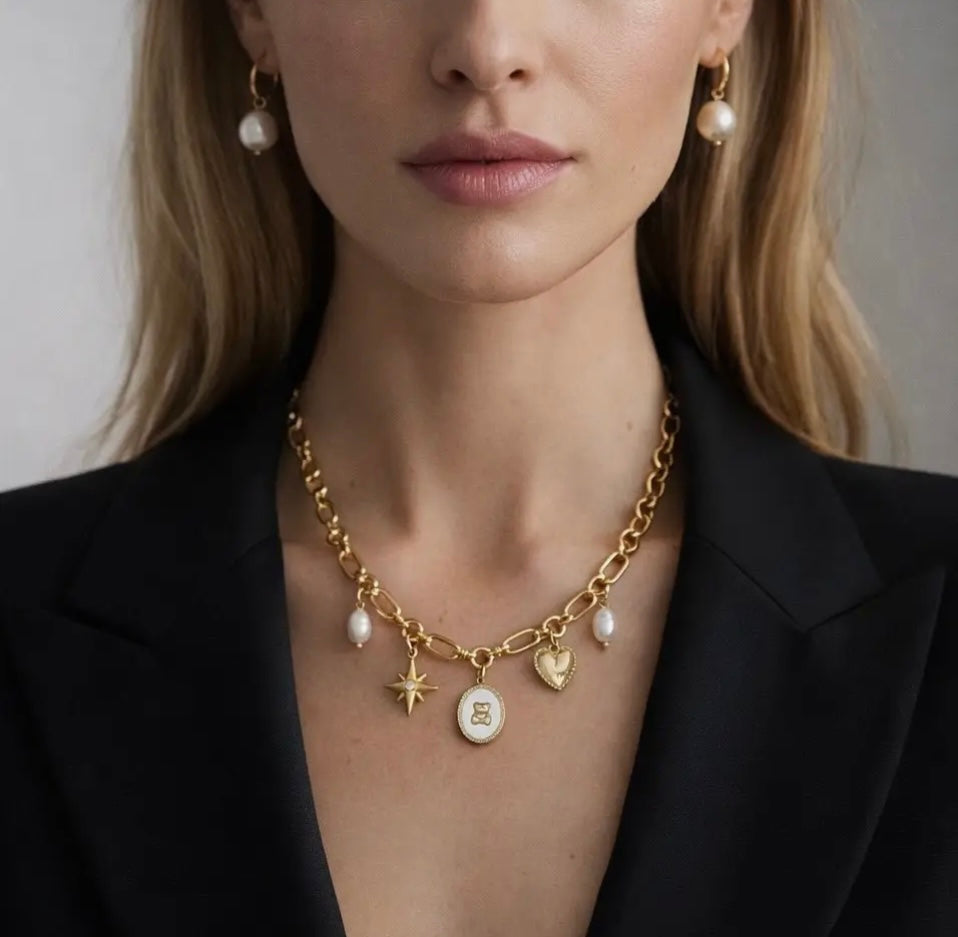 Collier doré pendentifs cœur perle femme